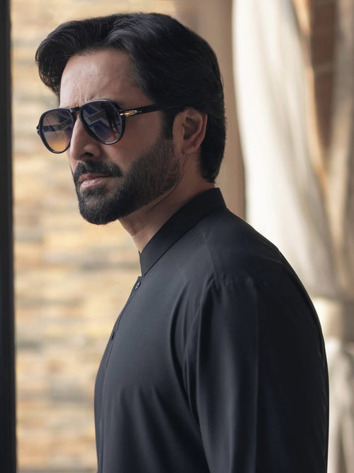 Black Colour Unstitched Wash N Wear Suit